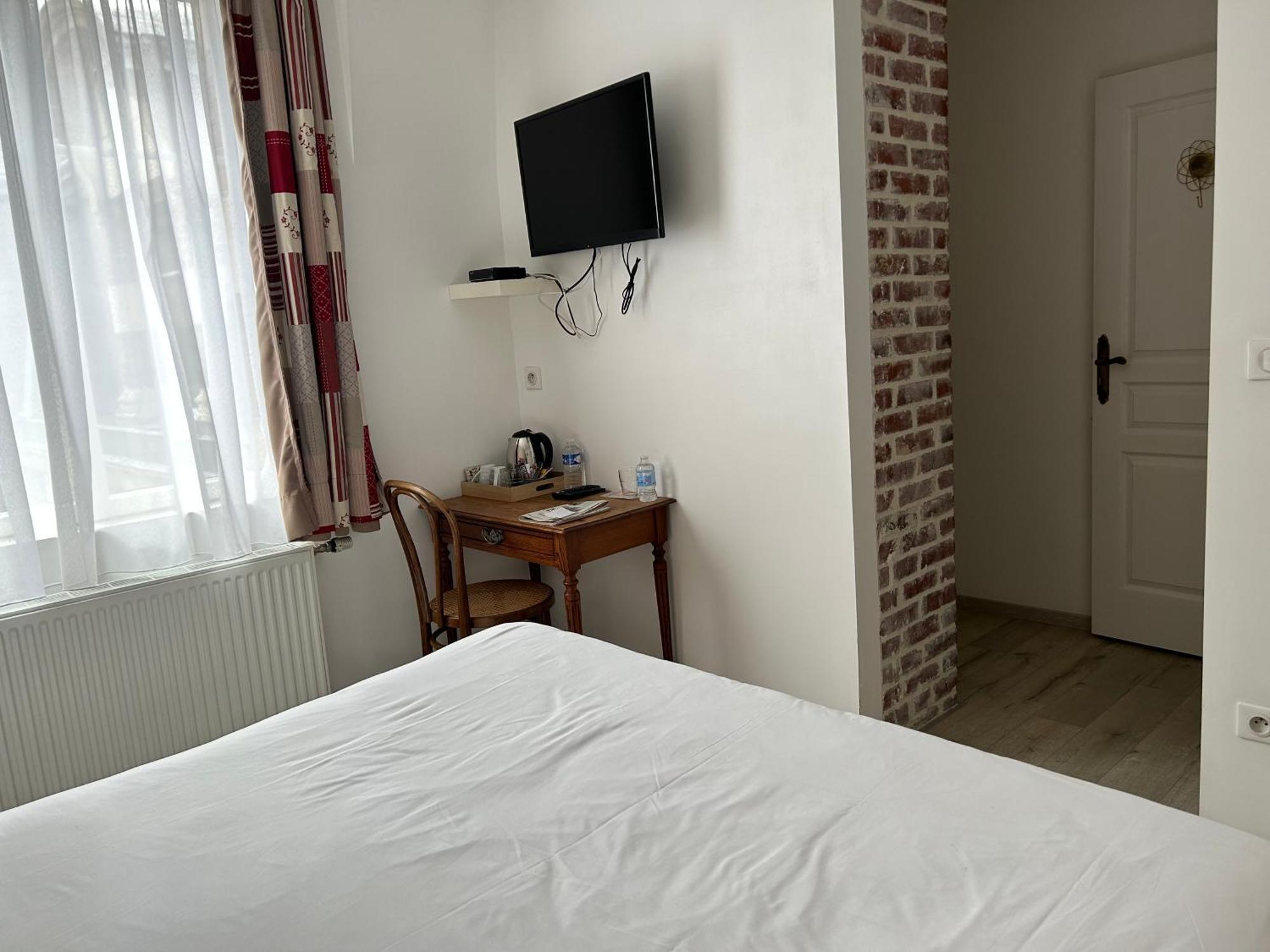 Péronne Chambres D'Hotes Noir Lion מראה חיצוני תמונה